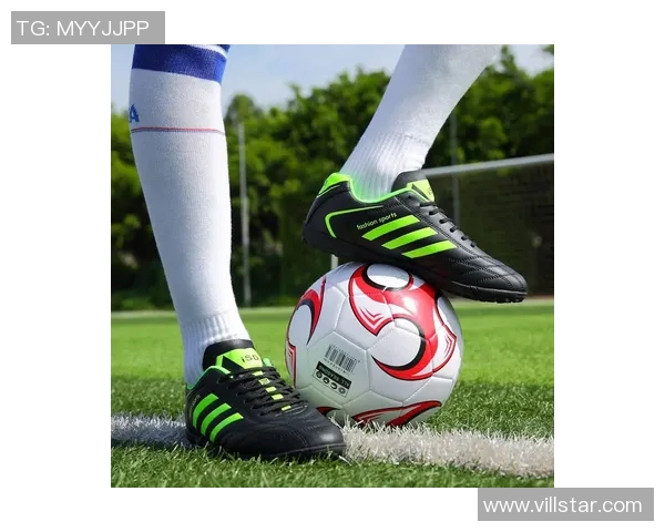 足球明星球鞋上的个性签名与隐秘字谜探索之旅