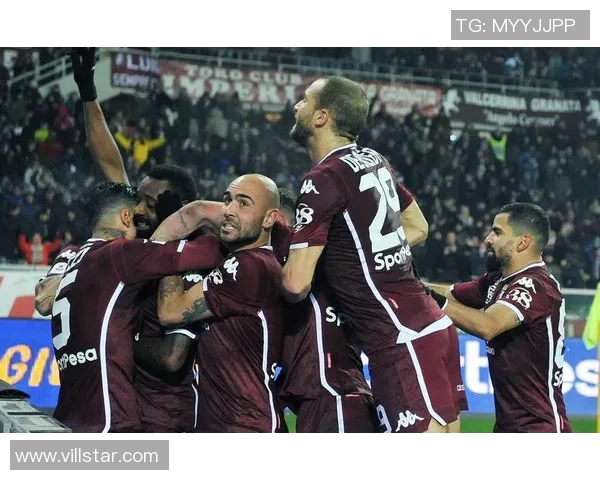 球星与球迷共振足球场上的激情与梦想交汇时刻 球星与球迷共振足球场上的激情与梦想交汇时刻